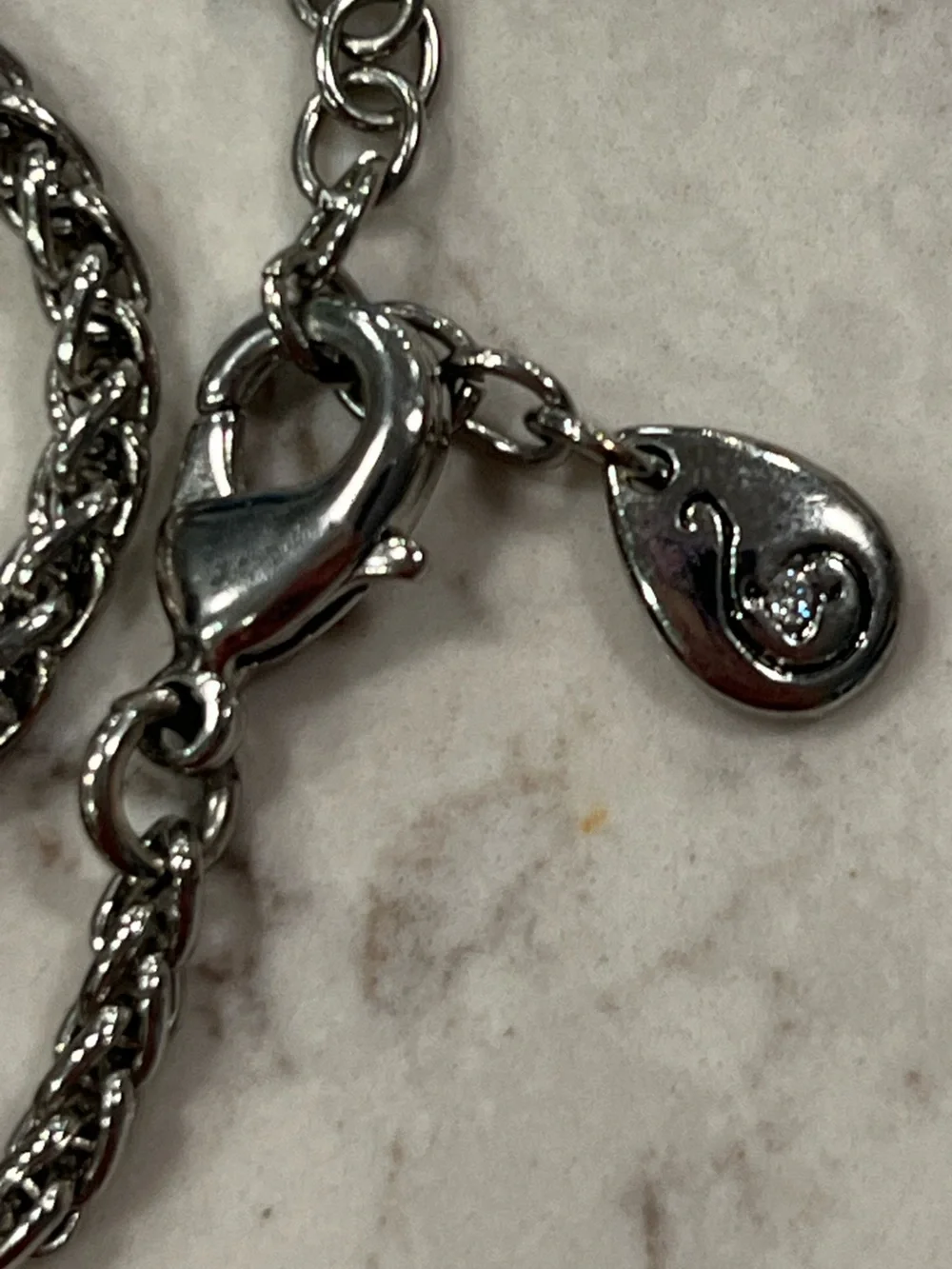 Silver tone faux pearl pendant necklace